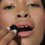 Lip to Cheek – Bild 2
