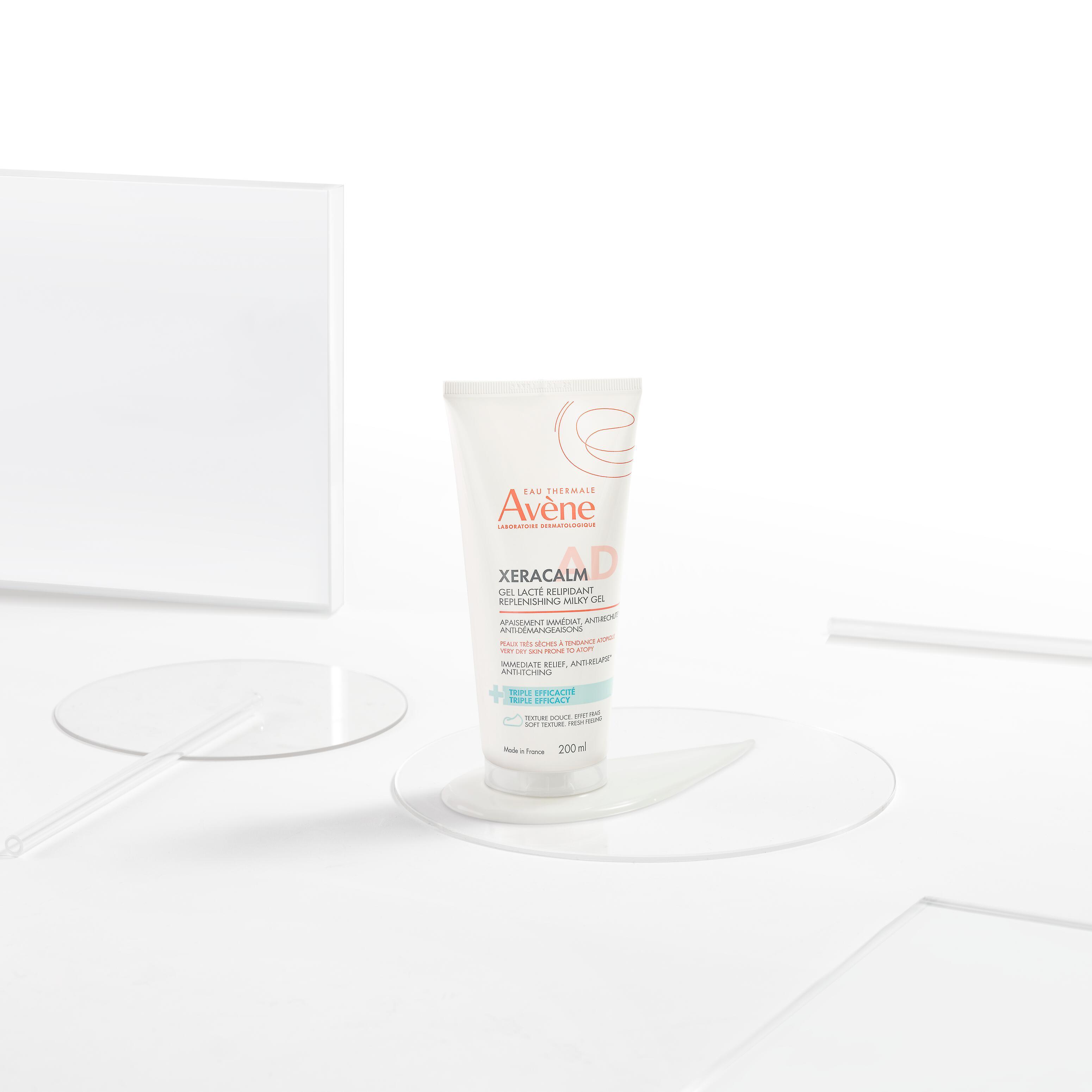 XERACALM AD Rückfettendes Milky Gel – Bild 4